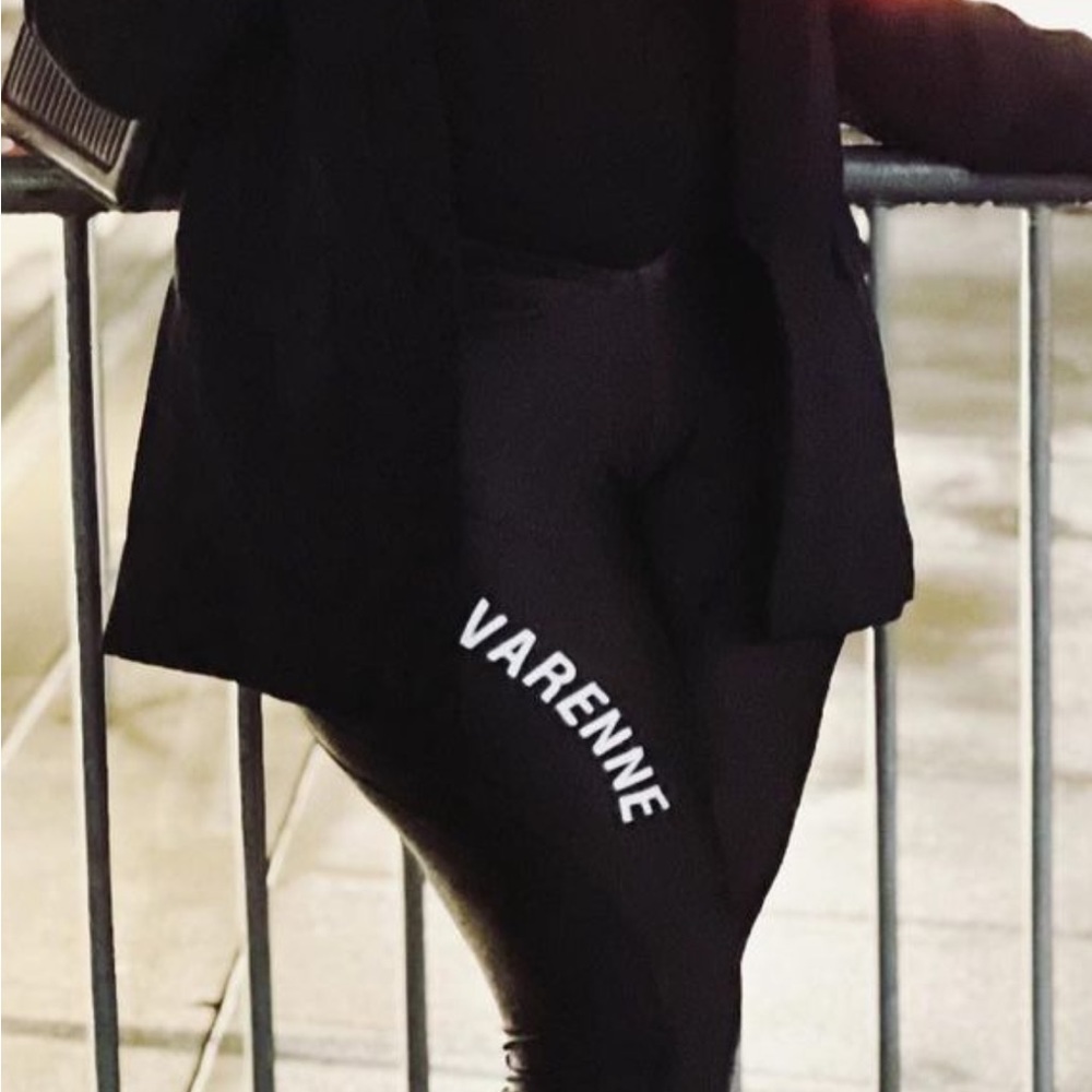 Varenne V- cut leggings
